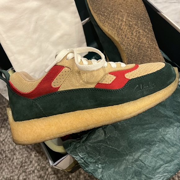 Ronnie Fieg 8th Street Scarab Clarks Lockhill | Tan, Green, Red | Size 6M - Picture 2 of 12